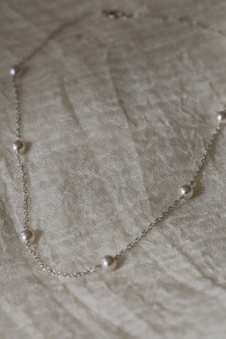 DX - SILVER PEARL STATION NECKLACE