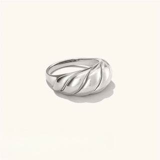 Le Torsade Gold Tone Ring