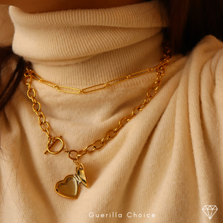 ALISON CHARM CHAIN NECKLACE