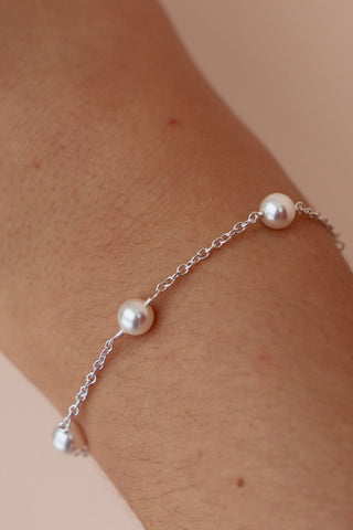 DX - SILVER PEARL STATION BRACELET