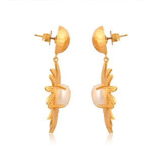 Anemone's Charm Drop Earrings - Pearl