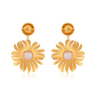 Anemone's Charm Drop Earrings - Pearl