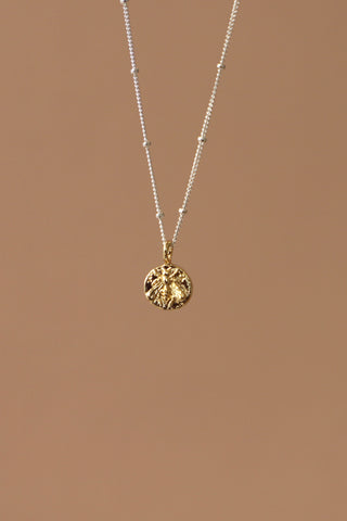 DX - MINI BEE MEDALLION NECKLACE