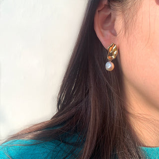 CLAIRE PEARL EARRINGS