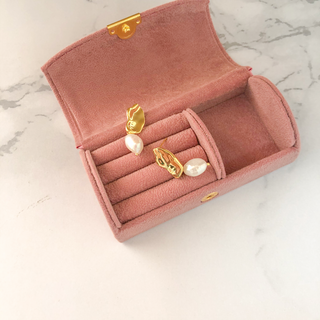 CLAIRE PEARL EARRINGS