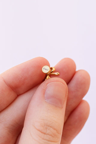 Bow Flat Back Stud
