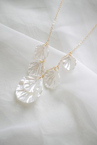 Aquamarine Necklace in Shell
