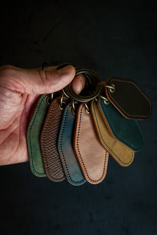 Motel Key Ring - Marbled Black Shell Cordovan